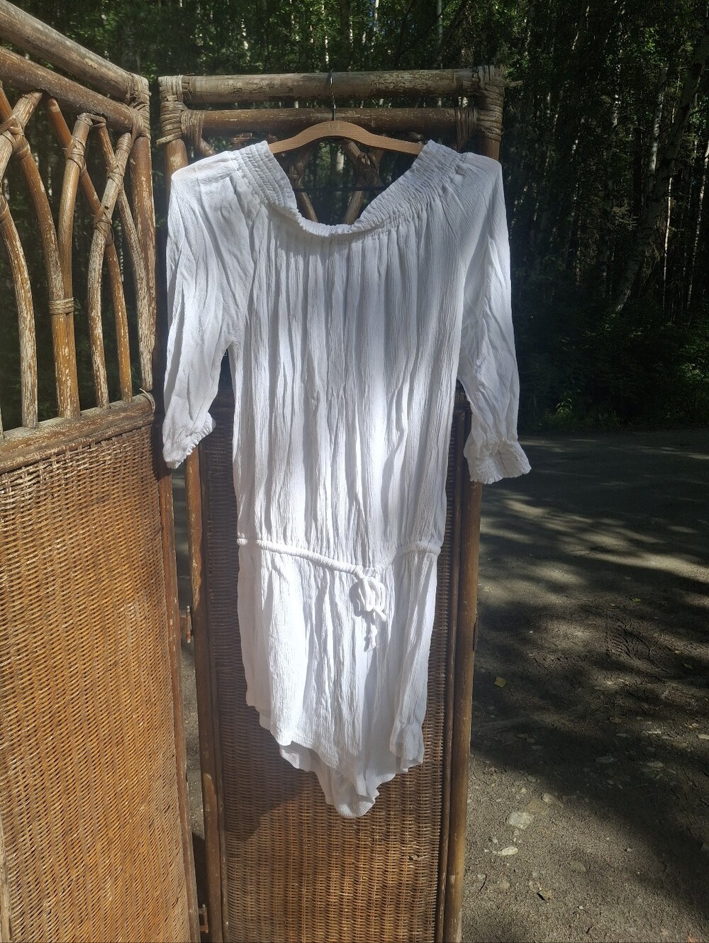 Raisins White Crinkle Gauze Off-Shoulder Romper